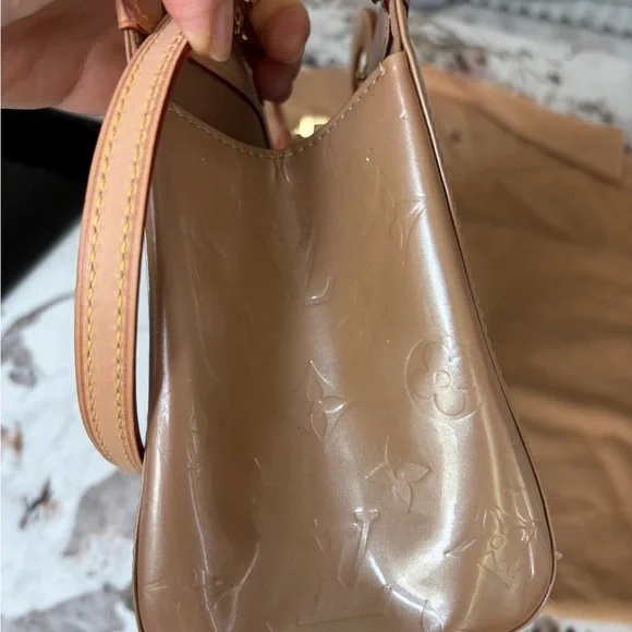 Louis Vuitton Vernis Roxbury Drive Clutch - Picture 10 of 10